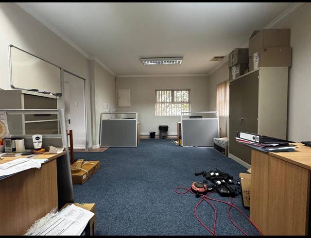 77M² OFFICE TO LET IN MOUNT EDGECOMBE